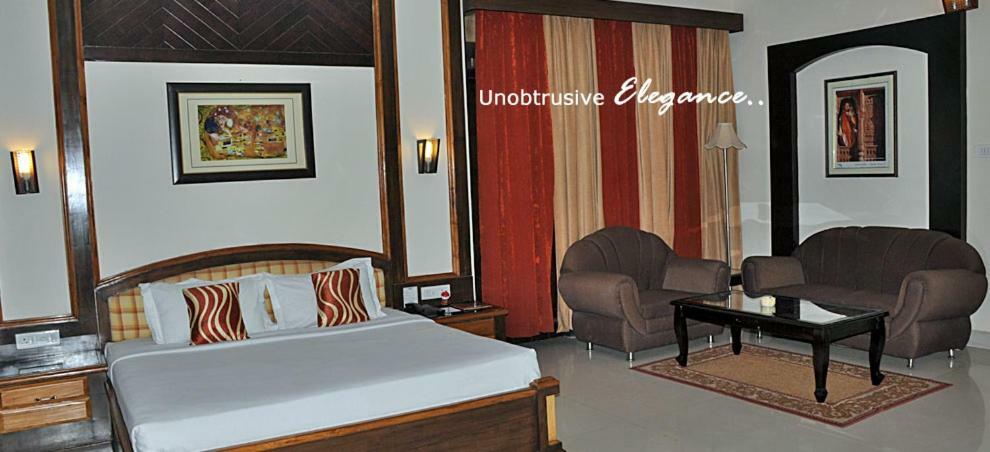 Hotel Rudra Continental Rudrapur Екстер'єр фото