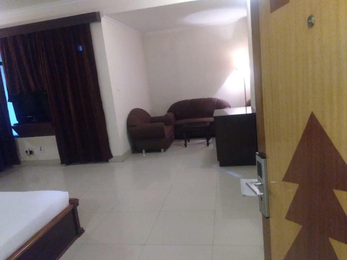 Hotel Rudra Continental Rudrapur Екстер'єр фото
