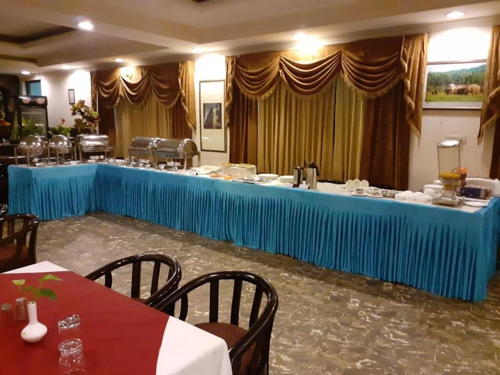 Hotel Rudra Continental Rudrapur Екстер'єр фото
