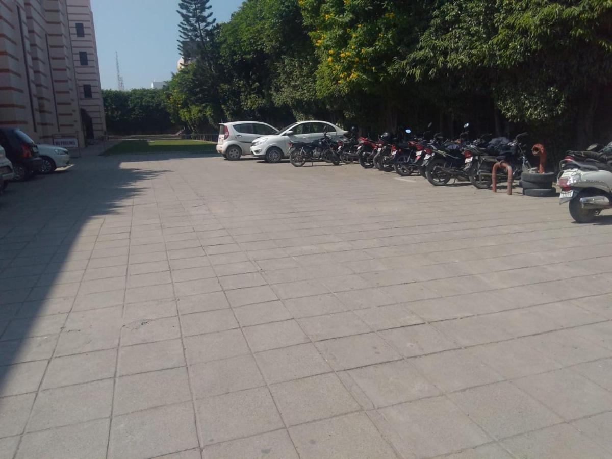 Hotel Rudra Continental Rudrapur Екстер'єр фото
