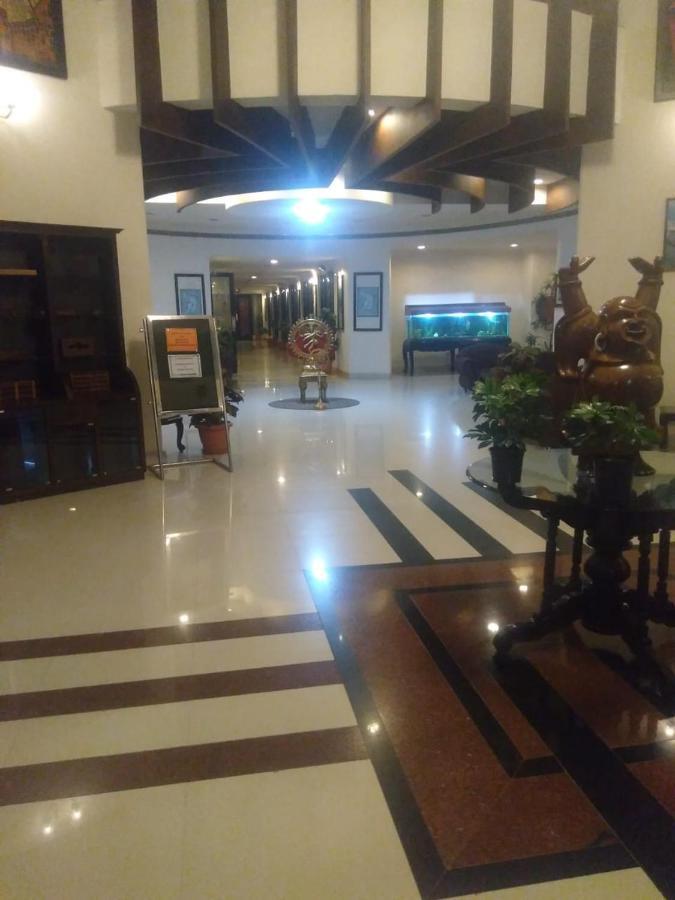Hotel Rudra Continental Rudrapur Екстер'єр фото